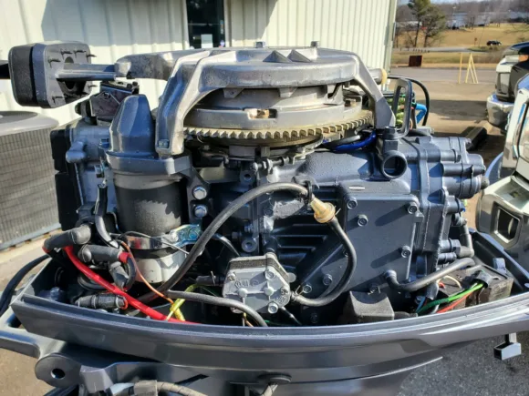 Used 1997 Yamaha 40 HP 2-Cylinder Carbureted 2-Stroke 20″ (L) Outboard Motor