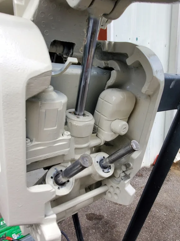 Used 1998 Johnson 115HP 4-Cylinder DFI 2-Stroke Outboard Motor – 20" Long Shaft – Fuel Injected – Freshwater