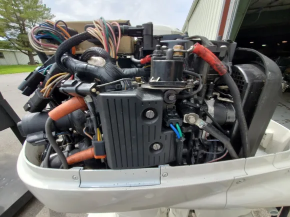 Used 1998 Johnson 115HP 4-Cylinder DFI 2-Stroke Outboard Motor – 20" Long Shaft – Fuel Injected – Freshwater
