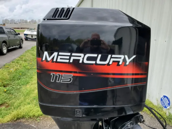 Used 1999 Mercury 115 HP 4-Cylinder Carbureted 2-Stroke 20" (L) Outboard Motor