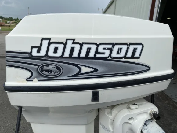 Used 2003 Johnson 50HP 2-Cylinder Carbureted 2-Stroke Outboard Motor – 20" Long Shaft – Electric Start – Freshwater