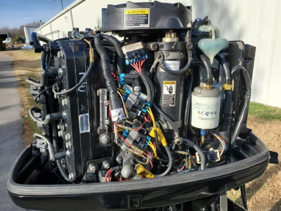 Used 2001 Mercury 175 HP 6-Cylinder EFI 2-Stroke 20" (L) Outboard Motor