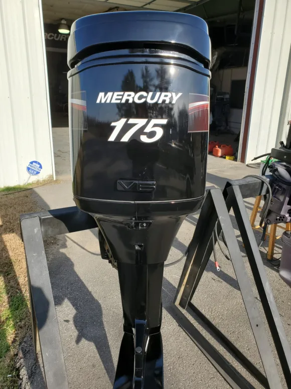 Used 2001 Mercury 175 HP 6-Cylinder EFI 2-Stroke 20" (L) Outboard Motor