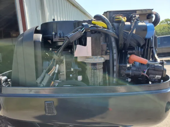 Used 2002 Evinrude 115HP DFI 4-Cylinder 2-Stroke Outboard Motor – 20" Long Shaft – 680 Hours