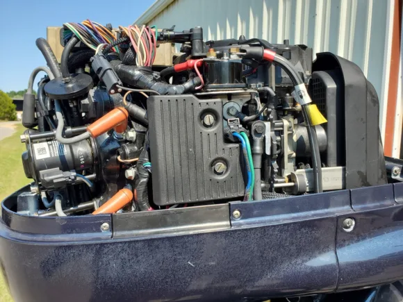 Used 2002 Evinrude 115HP DFI 4-Cylinder 2-Stroke Outboard Motor – 20" Long Shaft – 680 Hours