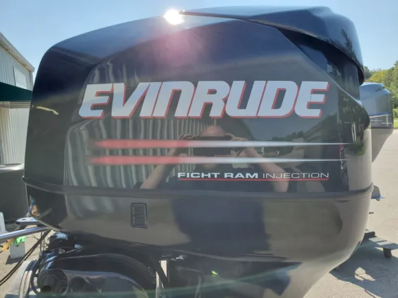 Used 2002 Evinrude 115HP DFI 4-Cylinder 2-Stroke Outboard Motor – 20" Long Shaft – 680 Hours