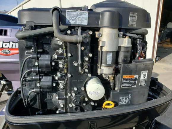Used 2002 Mercury 90 HP 4-Cylinder Carbureted 4-Stroke 20" (L) Outboard Motor