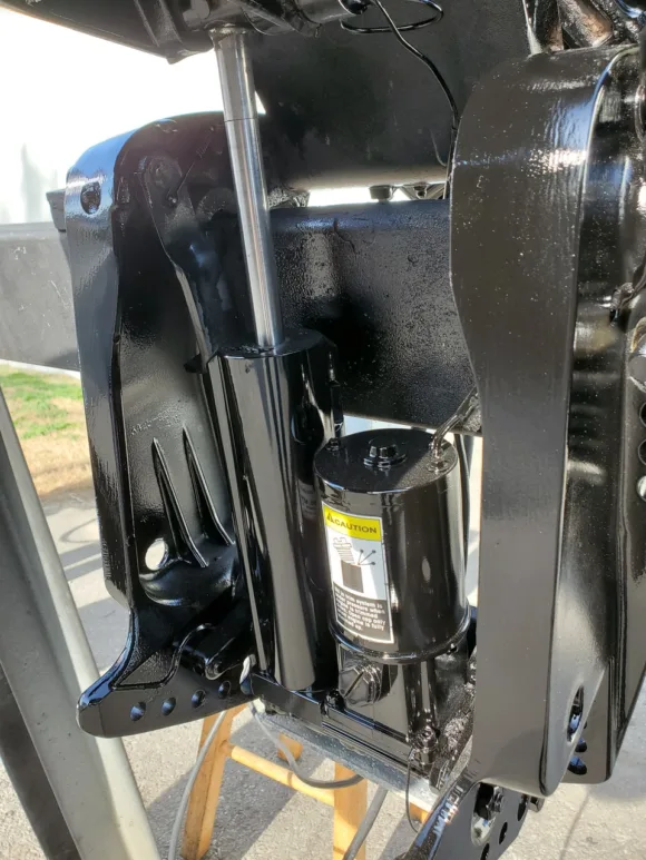 Used 2002 Mercury 90 HP 4-Cylinder Carbureted 4-Stroke 20" (L) Outboard Motor