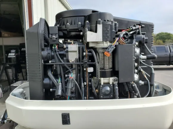 Used 2003 Johnson 150HP 6-Cylinder Carbureted 2-Stroke Outboard Motor – 25" Extra-Long Shaft – Electric Start – Freshwater