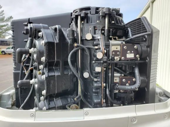 Used 2003 Johnson 150HP 6-Cylinder Carbureted 2-Stroke Outboard Motor – 25" Extra-Long Shaft – Electric Start – Freshwater
