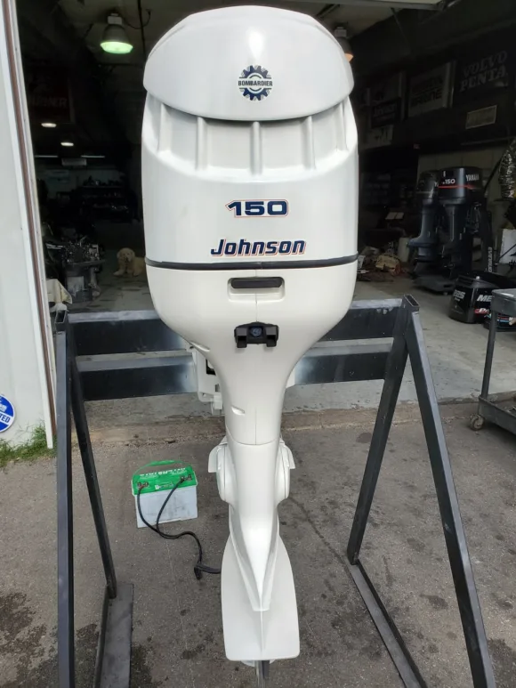 Used 2003 Johnson 150HP 6-Cylinder Carbureted 2-Stroke Outboard Motor – 25" Extra-Long Shaft – Electric Start – Freshwater