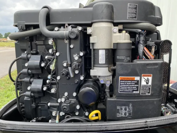 Used 2005 Mercury 90 HP 4-Cylinder Carbureted 4-Stroke 25" (X) Outboard Motor