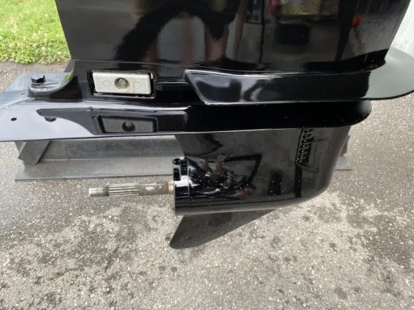 Used 2005 Mercury 90 HP 4-Cylinder Carbureted 4-Stroke 25" (X) Outboard Motor