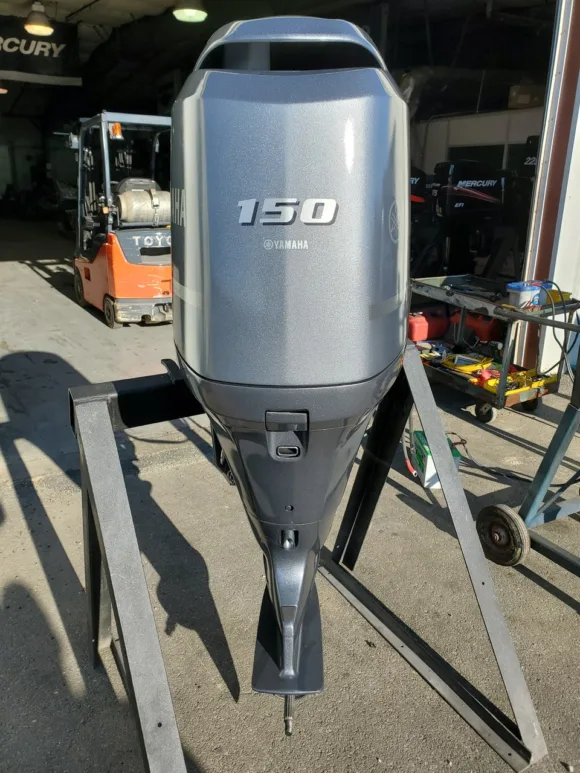 Used 2005 Yamaha 150 HP 4-Cylinder EFI 4-Stroke 25″ (X) Outboard Motor