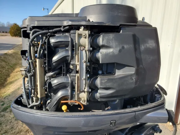 Used 2005 Yamaha 150 HP 4-Cylinder EFI 4-Stroke 25″ (X) Outboard Motor