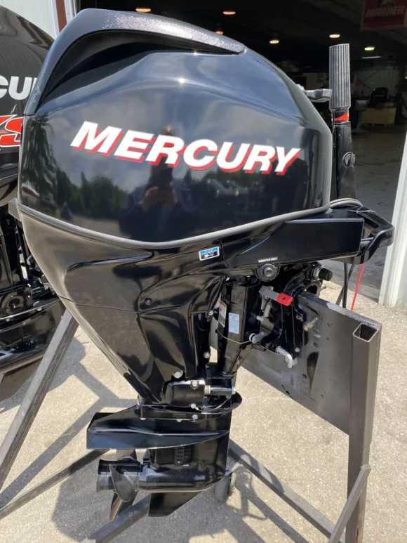 2006 Mercury 25 HP 3-Cylinder EFI 4-Stroke 15" (Short Shaft) Tiller Outboard Motor – Model F25EH
