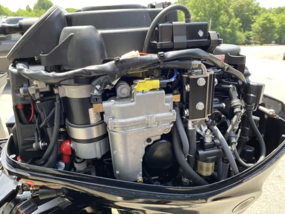 2006 Mercury 25 HP 3-Cylinder EFI 4-Stroke 15" (Short Shaft) Tiller Outboard Motor – Model F25EH