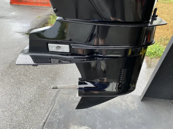 Used 2007 Mercury 60 HP 4-Cylinder EFI 4-Stroke 20" (L) Outboard Motor
