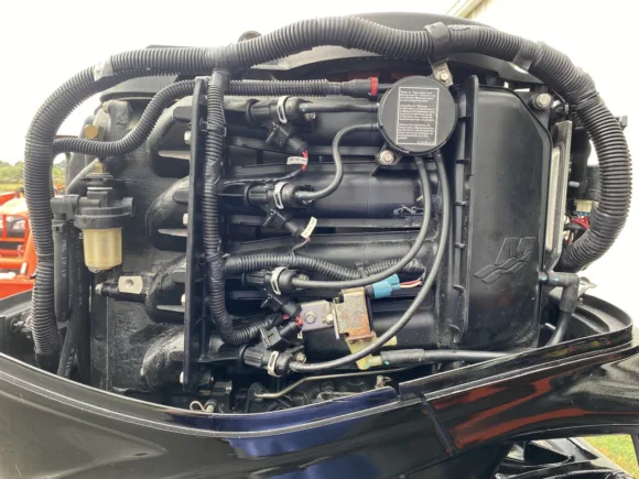 Used 2007 Mercury 60 HP 4-Cylinder EFI 4-Stroke 20" (L) Outboard Motor