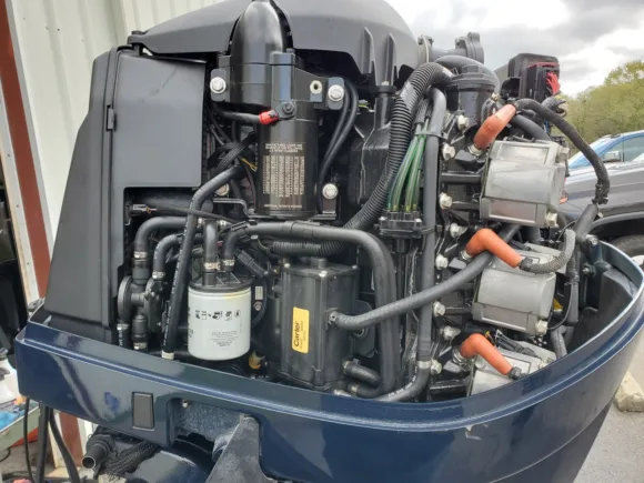 Used 2009 Evinrude E-TEC 250 HO V6 DFI 2-Stroke Outboard Motor – 25" Extra-Long Shaft – 399 Hours – New SEI Lower Unit