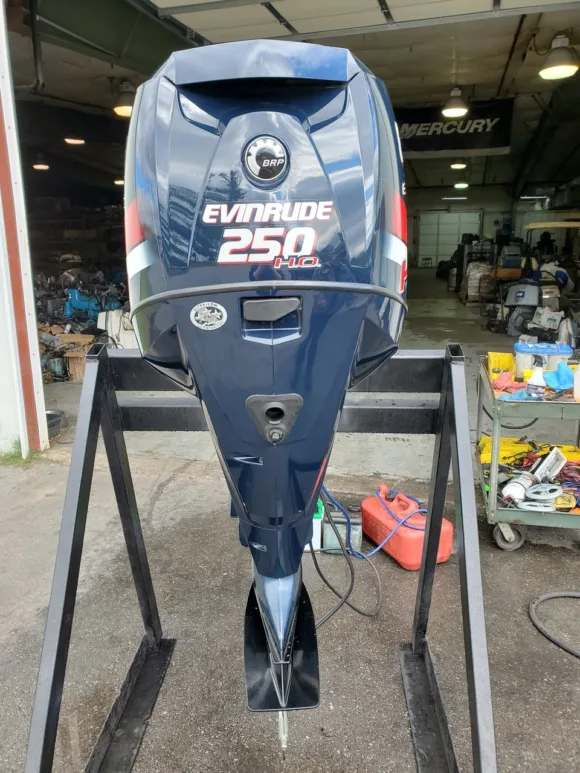 Used 2009 Evinrude E-TEC 250 HO V6 DFI 2-Stroke Outboard Motor – 25" Extra-Long Shaft – 399 Hours – New SEI Lower Unit