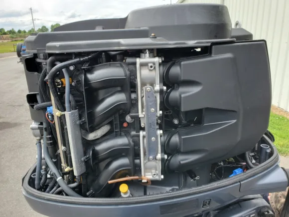 Used 2009 Yamaha 150 HP 4-Cylinder EFI 4-Stroke 20" (L) Outboard Motor