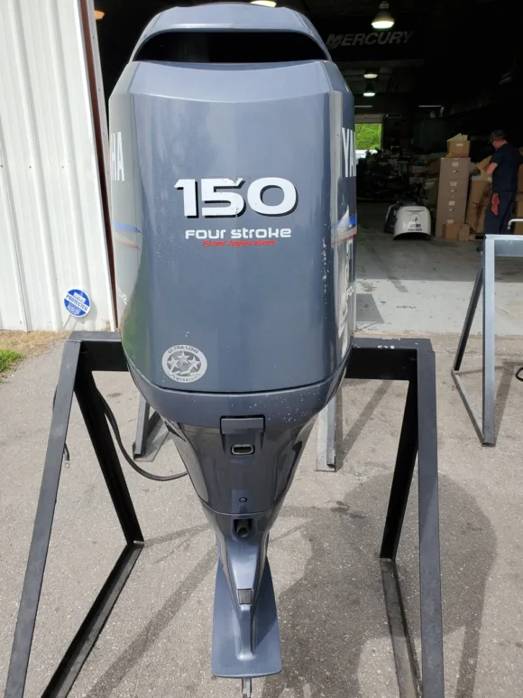 Used 2009 Yamaha 150 HP 4-Cylinder EFI 4-Stroke 20" (L) Outboard Motor