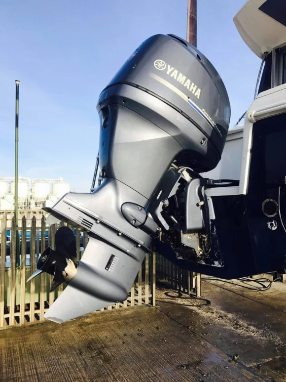 2013 Yamaha F115 115 HP 4-Cylinder EFI 4-Stroke Outboard Motor – 25" X Shaft