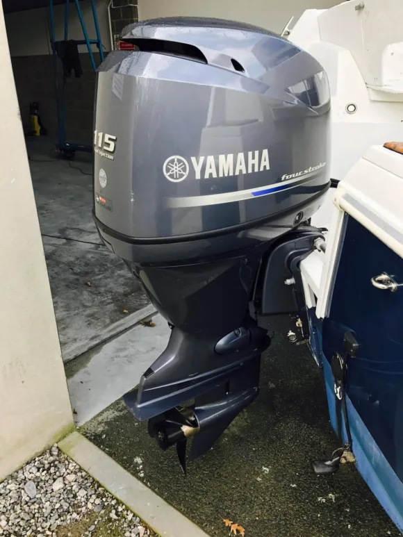 2013 Yamaha F115 115 HP 4-Cylinder EFI 4-Stroke Outboard Motor – 25" X Shaft