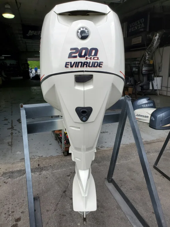 Used 2011 Evinrude E-TEC 200 HO V6 DFI 2-Stroke Outboard Motor – 25" Extra-Long Shaft – 784 Hours