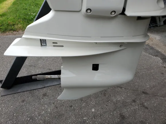 Used 2011 Evinrude E-TEC 200 HO V6 DFI 2-Stroke Outboard Motor – 25" Extra-Long Shaft – 784 Hours