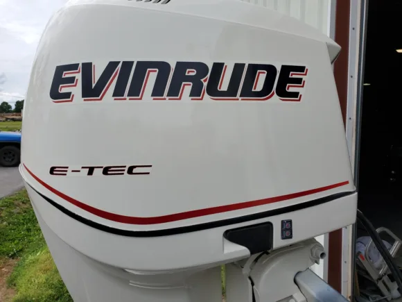 Used 2011 Evinrude E-TEC 200 HO V6 DFI 2-Stroke Outboard Motor – 25" Extra-Long Shaft – 784 Hours