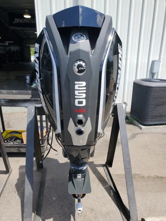 Used 2019 Evinrude E-TEC G2 250 HO V6 DFI 2-Stroke Outboard Motor – 20" Shaft – 82 Hours – Complete Digital Rigging Included