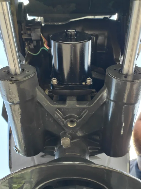 Used 2019 Evinrude E-TEC G2 250 HO V6 DFI 2-Stroke Outboard Motor – 20" Shaft – 82 Hours – Complete Digital Rigging Included