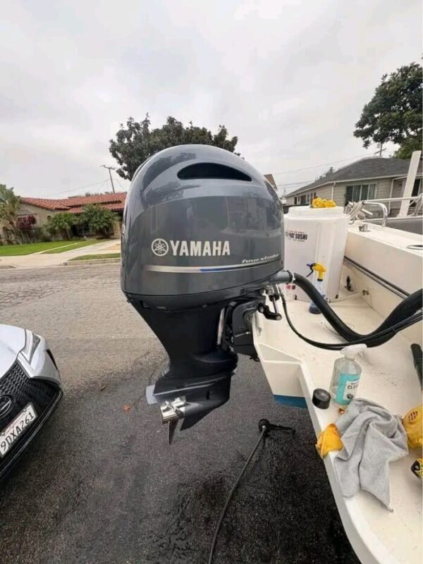 Used 2022 Yamaha F200 200 HP 4-Stroke Outboard Motor – 20" Shaft