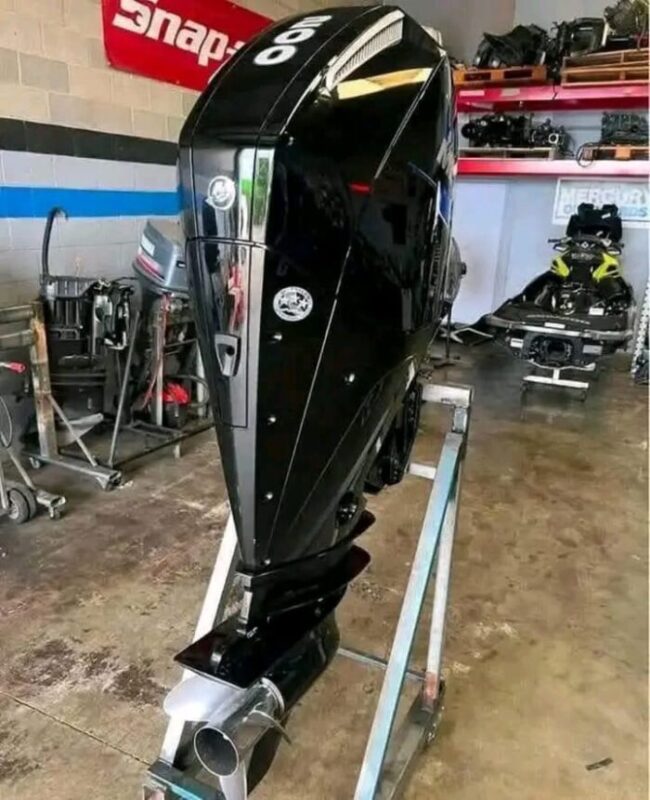2023 Mercury SeaPro 200 HP V6 4-Stroke Outboard Motor – 20" Shaft