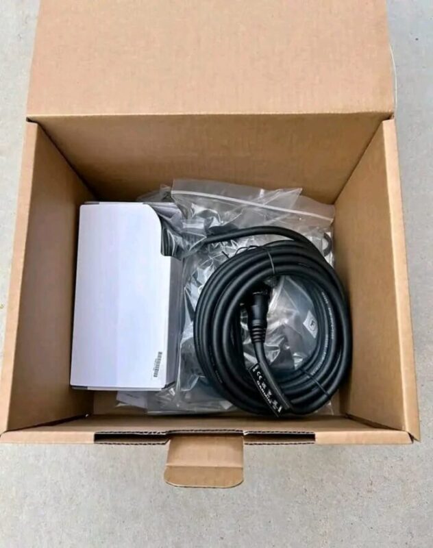 Garmin 126sv UHD Fish Finder/GPS with brand‑new GLS10 black box and new LVS34 LiveScope transducer