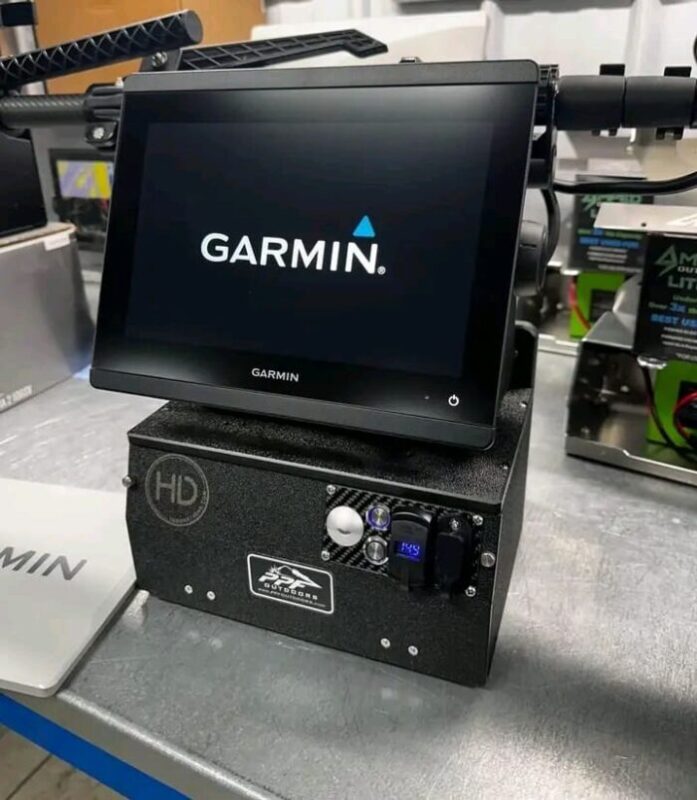 Garmin GPSMAP 8610 / LiveScope Plus Bundle