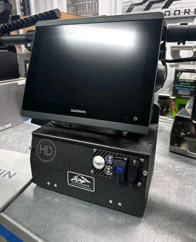 Garmin GPSMAP 8610 / LiveScope Plus Bundle