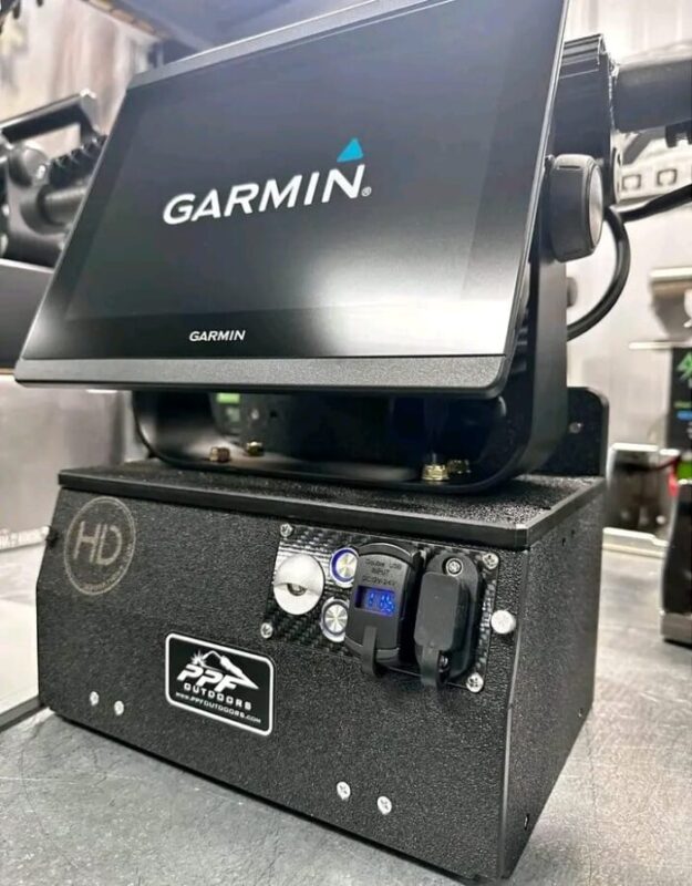 Garmin GPSMAP 8610 / LiveScope Plus Bundle