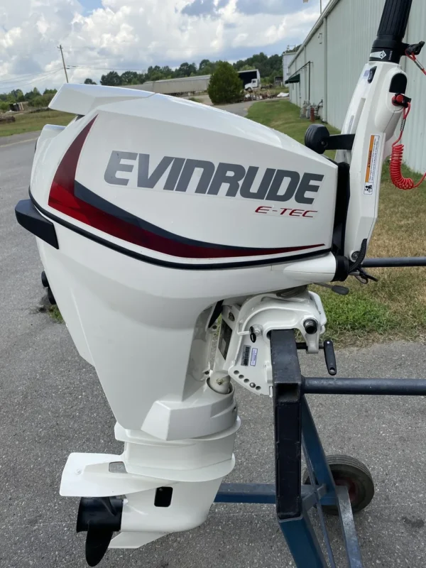 NEW 2018 Evinrude ETEC 30HP 2-Cylinder DFI 2-Stroke Outboard Motor – 20" Long Shaft – Tiller Handle – 0 Hours