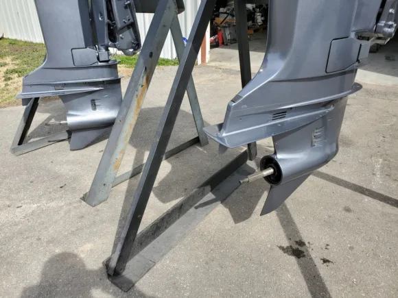 Used Twin 2001 Yamaha 250 HP Saltwater Series II 6-Cylinder EFI 2-Stroke 25″ (X) Outboard Motors