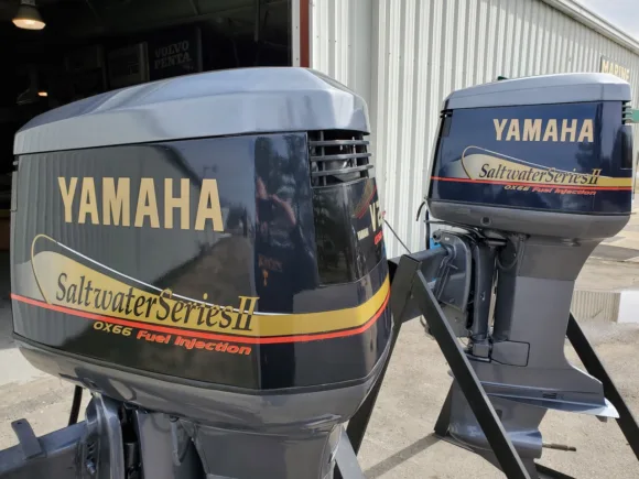 Used Twin 2001 Yamaha 250 HP Saltwater Series II 6-Cylinder EFI 2-Stroke 25″ (X) Outboard Motors
