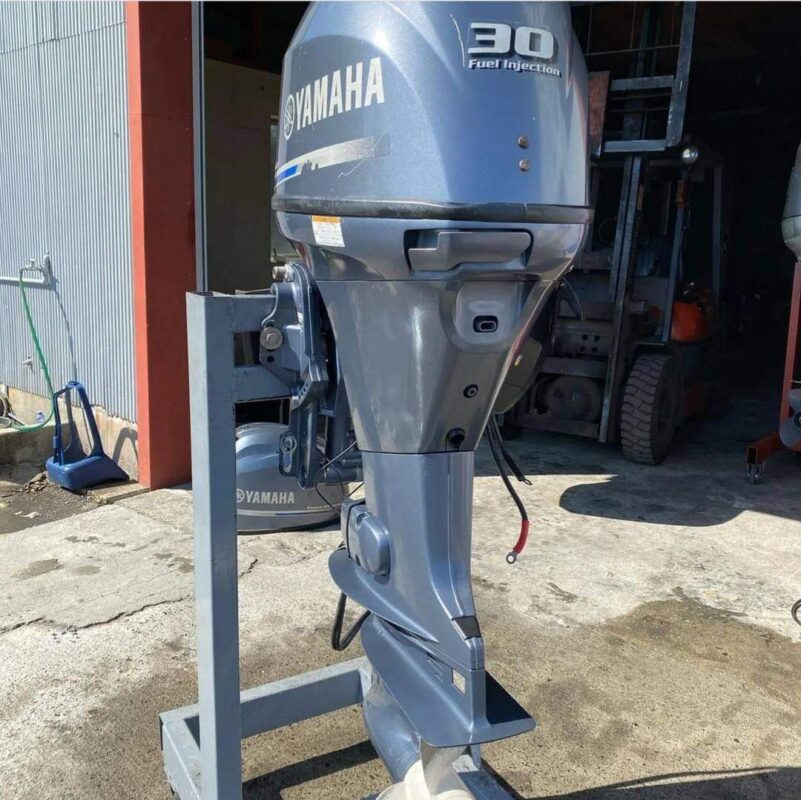 Used 2015 Yamaha 30 HP 4-Stroke EFI Remote Control Outboard Motor