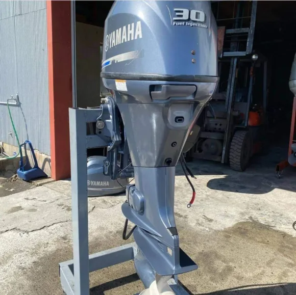 Used 2015 Yamaha 30 HP 4-Stroke EFI Remote Control Outboard Motor