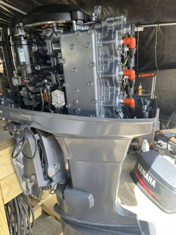 1999 Yamaha 90HP 2-Stroke Outboard Motor