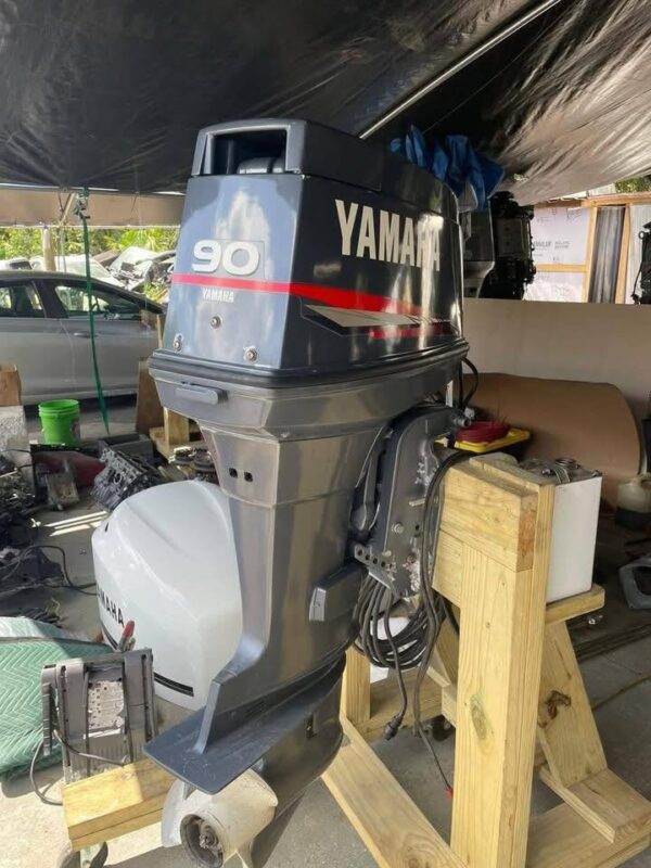 1999 Yamaha 90HP 2-Stroke Outboard Motor