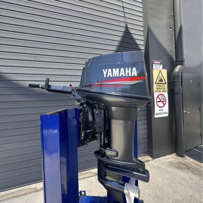 2003 Yamaha 40HP 2-Stroke Tiller Outboard 20"