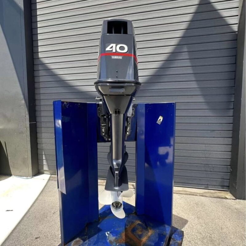 2003 Yamaha 40HP 2-Stroke Tiller Outboard 20"