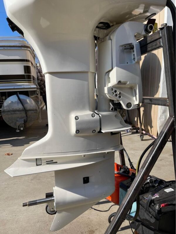 Used 2005 Evinrude 200 HP 2-Stroke Outboard Motor – 20" Shaft – 125 Hours – Controls Included – Fully Serviced